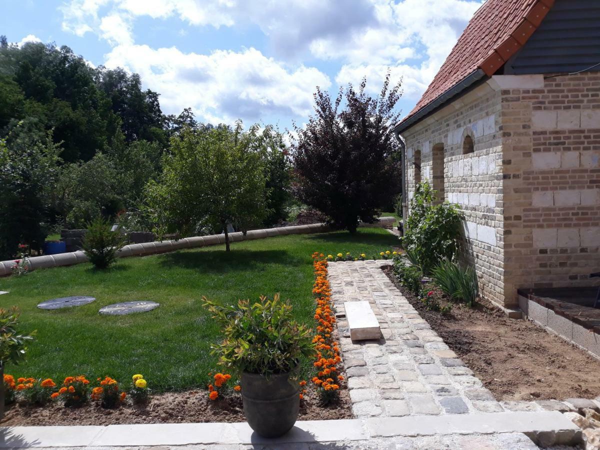 Au Colombier Des Arteaux *